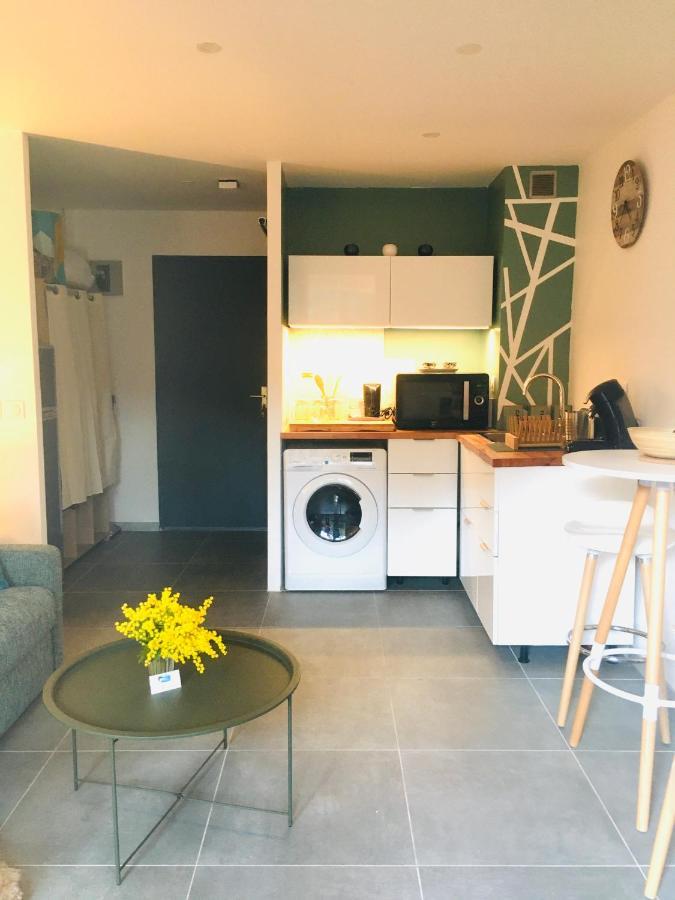 Studio cosy proche mer Saint-Cyr-sur-Mer Eksteriør bilde